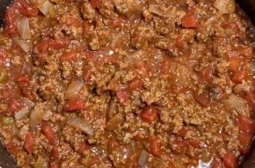 A delicious pot of keto chili with no beans.