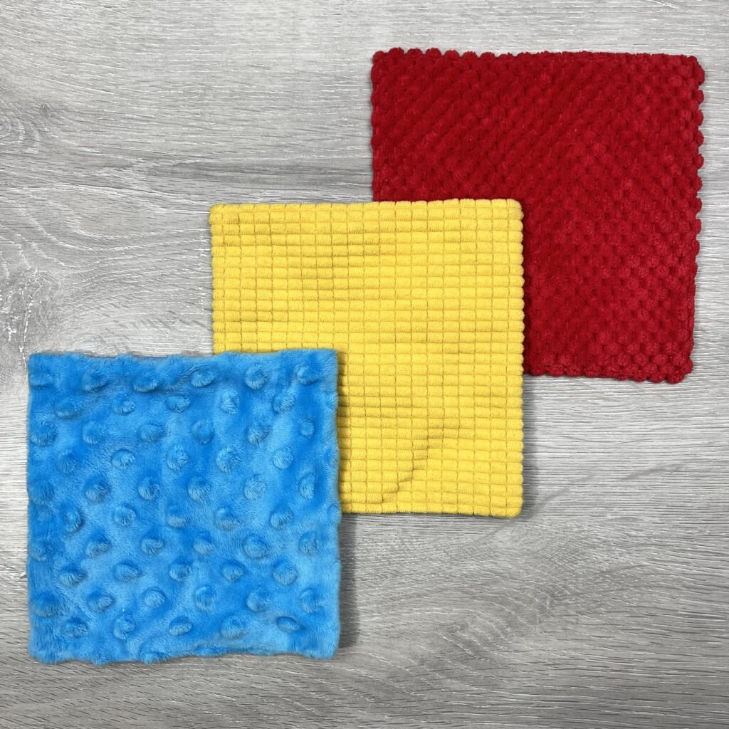 These colored square clothes are great for teaching toddlers color recognition and for playtime.