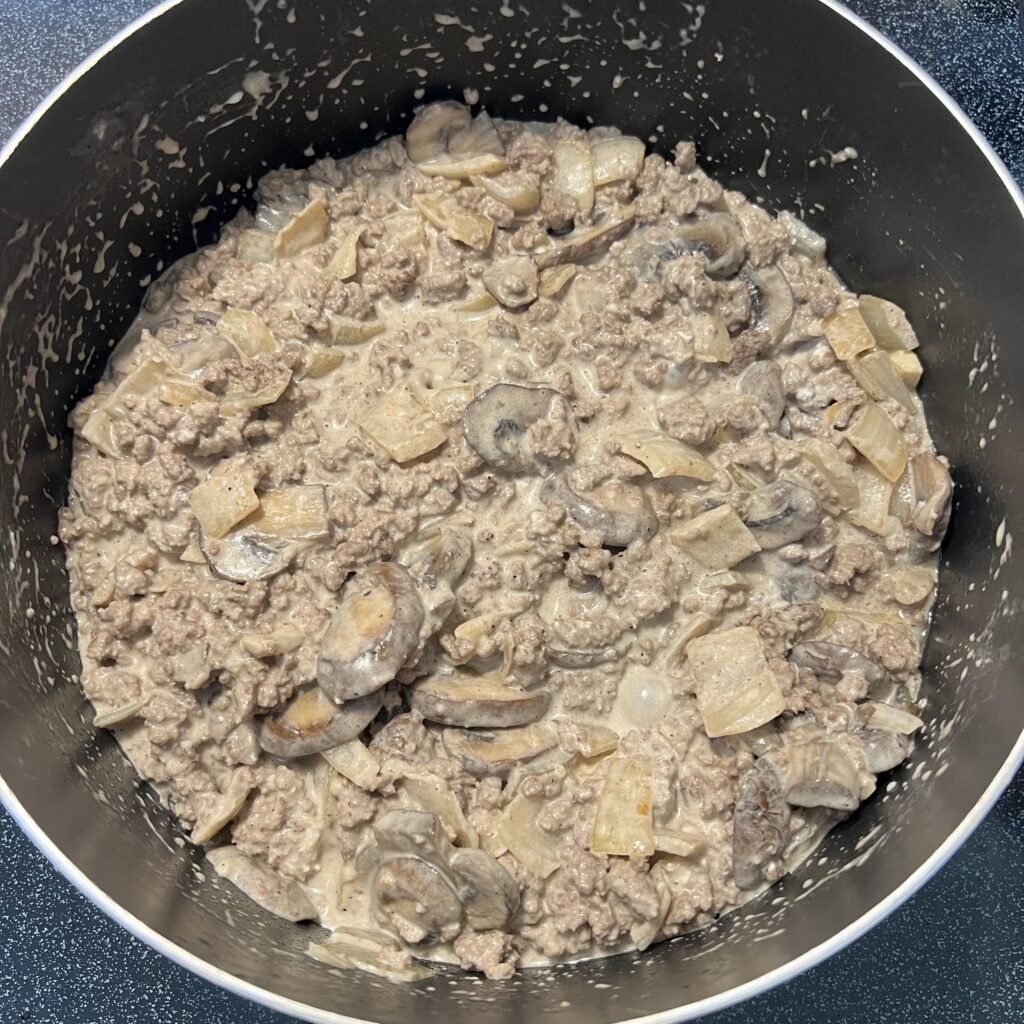 Creamy and delicious low-carb and keto beef stroganoff