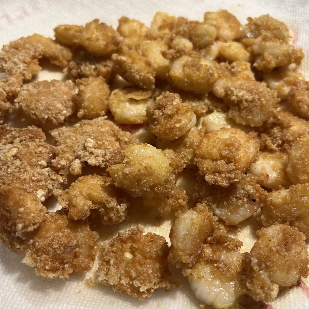 A close-up of delicious and low-carb fried shrimp.