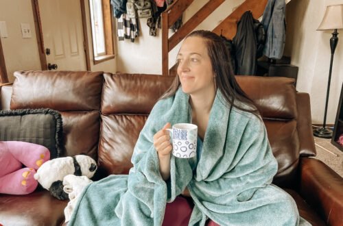 Discover 5 daily rhythms for overwhelmed moms